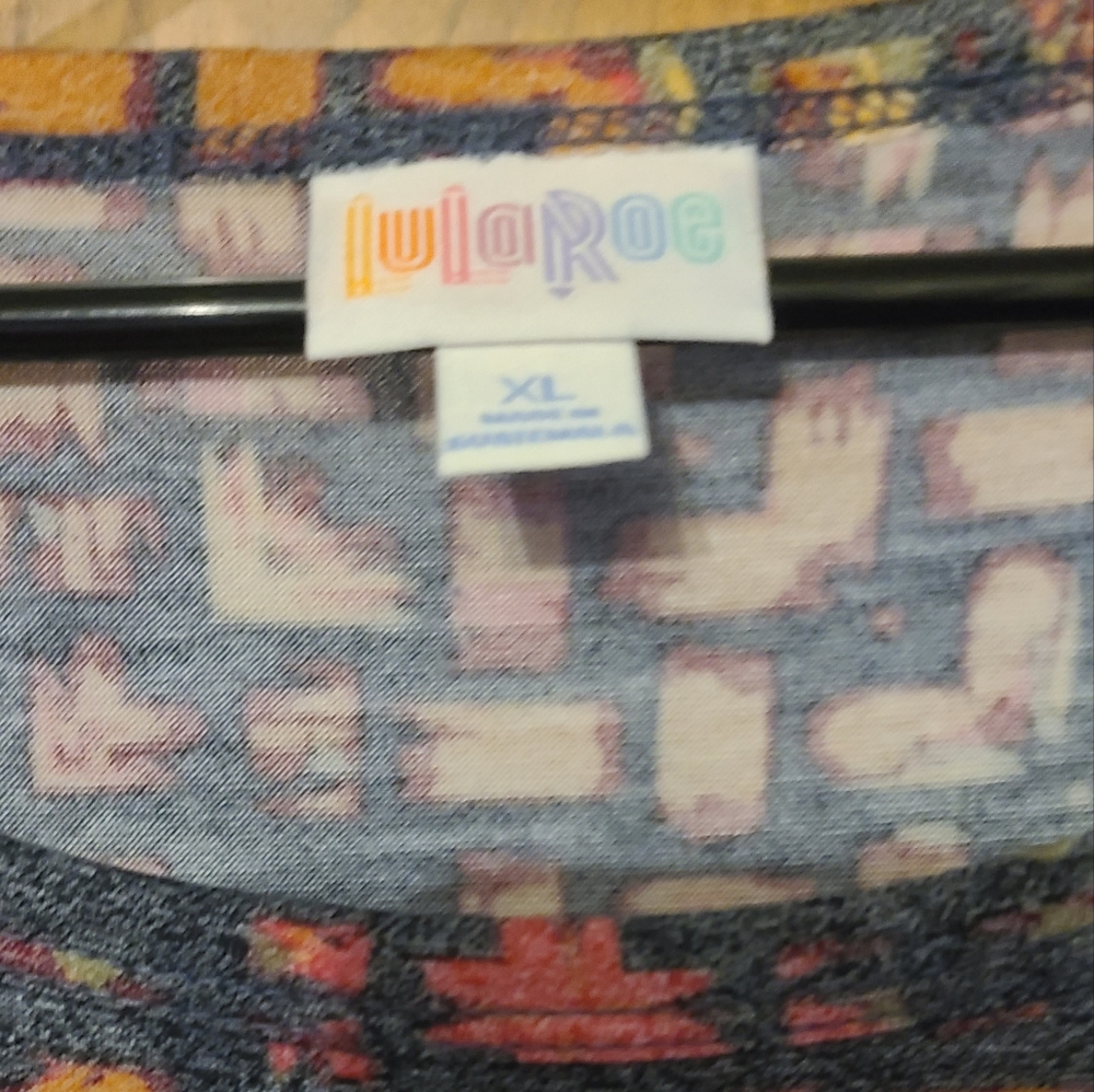 Lularoe Julia - Picture 4 of 4